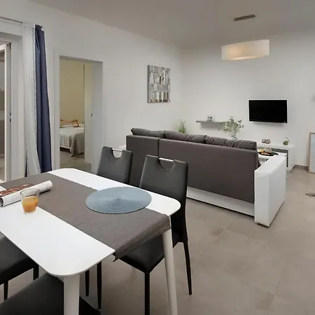Aurora Apartment Liznjan