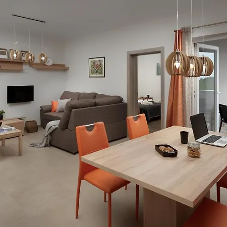 Apartment Aurora *