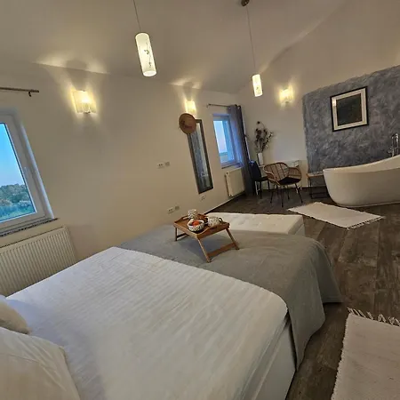 Aurora Apartment