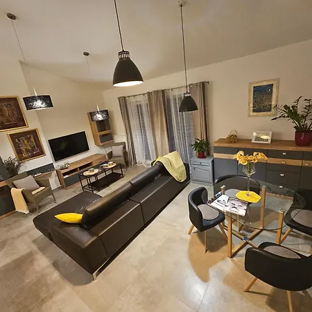 Apartment Aurora