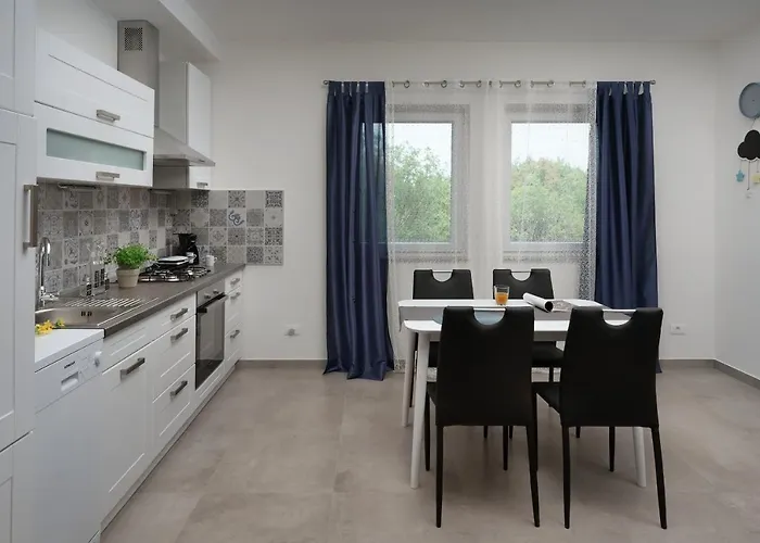 Aurora Apartamento Ližnjan